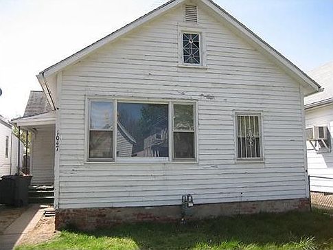 2nd image of 1047 Harding Dr