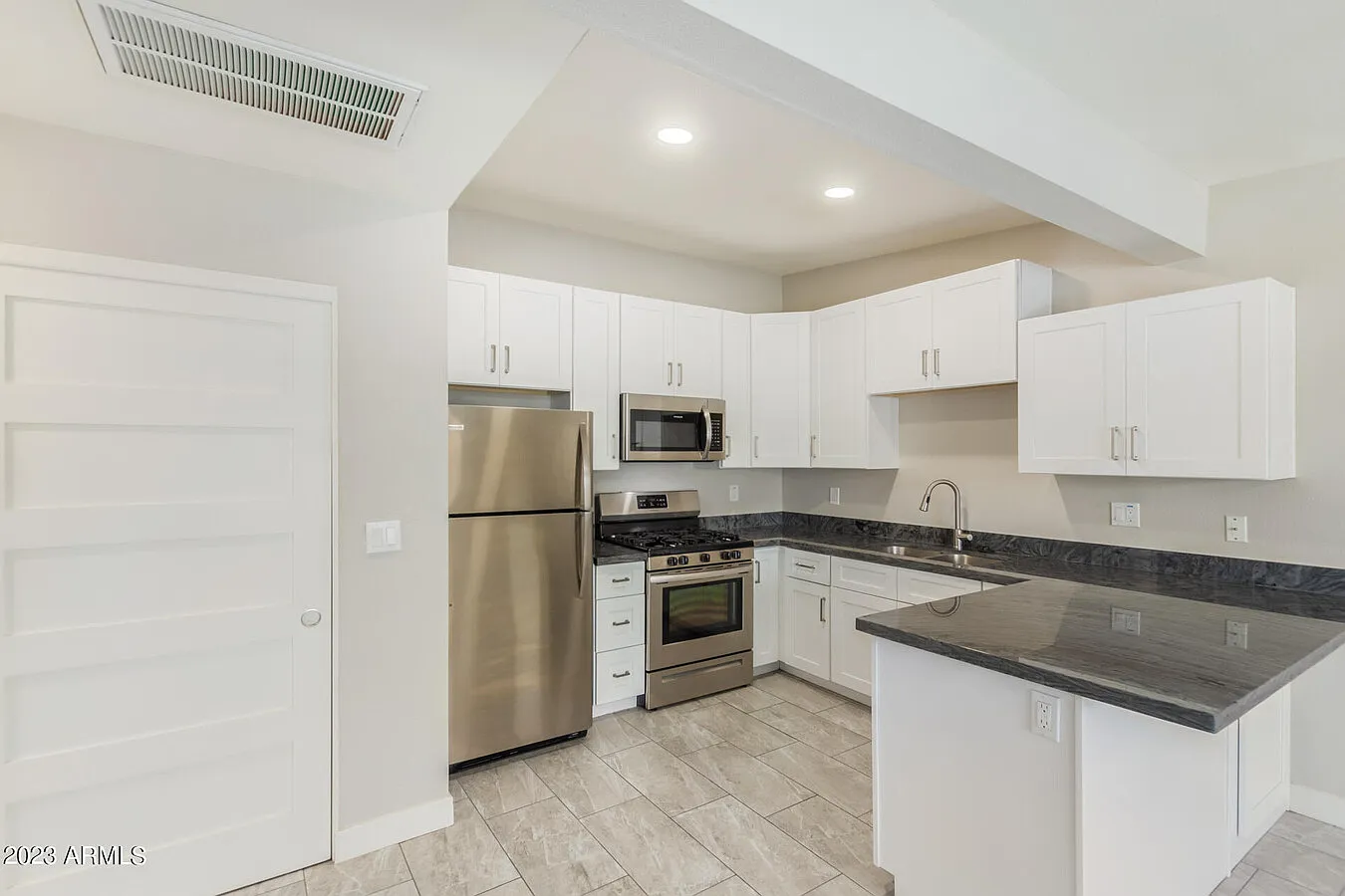 6631 East Earll Drive - 1003 — Photo 1