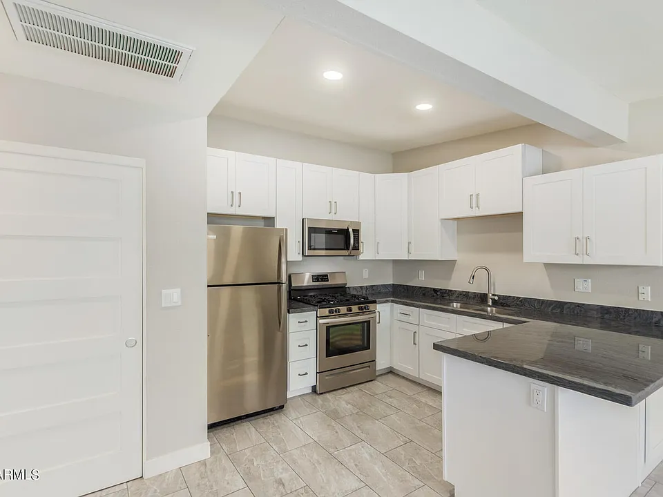 6631 E Earll Dr #1003