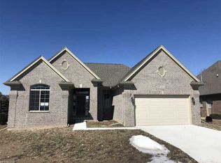 49529 Ishpeming Dr, Chesterfield, MI 48047