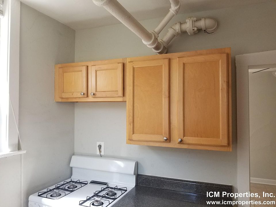 1st image of 4953 N Oakley Ave #G
