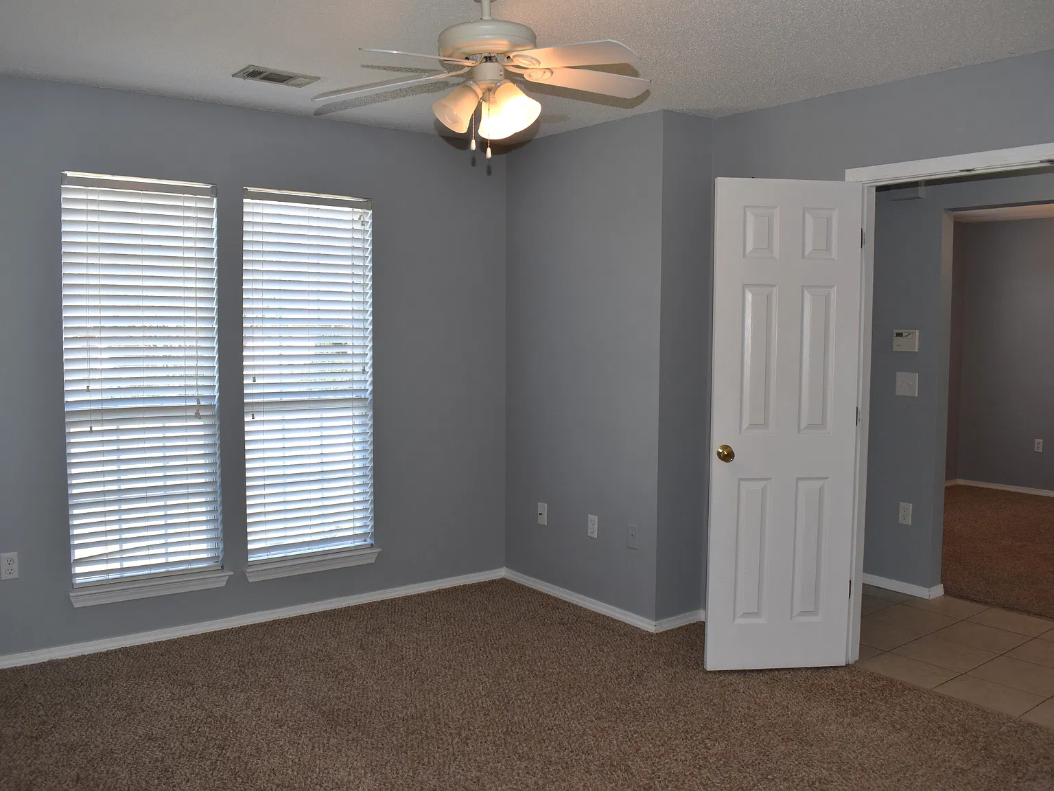 Travis Court 804 - 366 — Photo 2