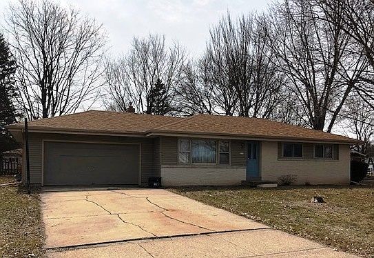 1st image of 2019 Cedar Pointe Dr