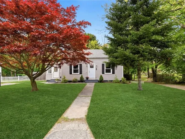 34 Wood St, Coventry, RI 02816