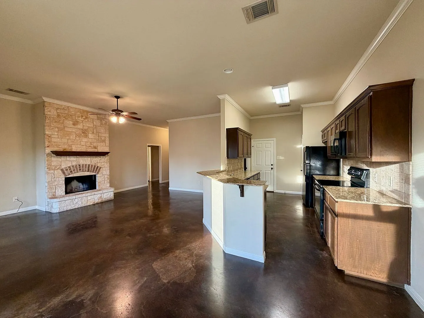 3BR / 2BA Duplex in Hewitt, Texas | Midway ISD — Photo 2