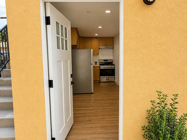 2820 Exposition Blvd #E — Photo 15