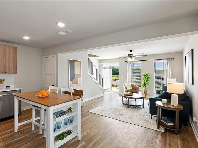 Hidden Hills Townhomes — Photo 3
