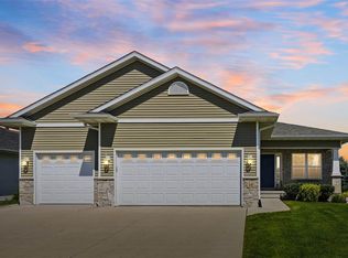10 N Sunset Dr, North Liberty, IA 52317