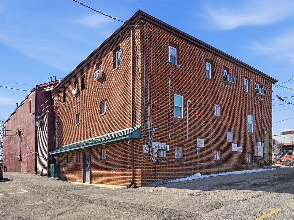1st image of 120 Wilson Ave Unit 2