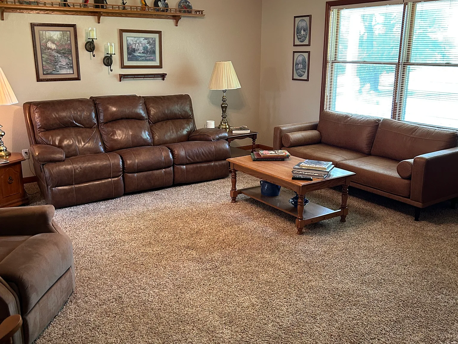 3 bed, 1728 sqft, $2,900 — Photo 2