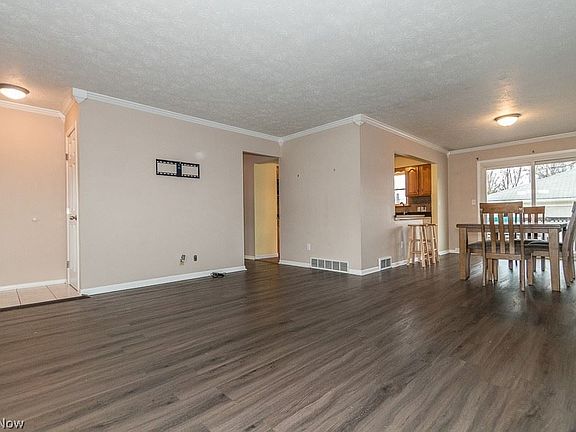 4th image of 35601 Hobbie Dr