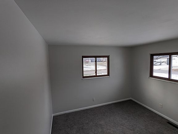 5th image of 13901 W Sargent St