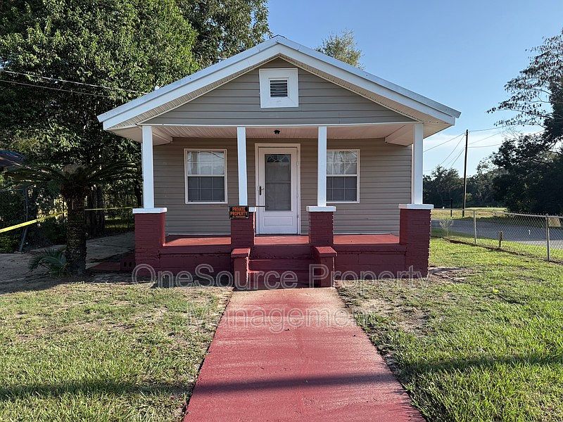 1st image of 1027 4th St