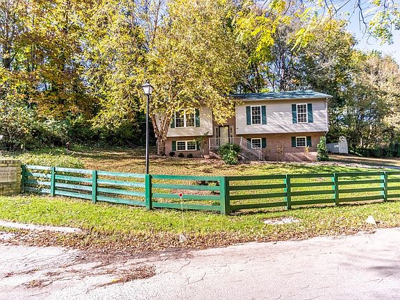 2nd image of 1000 Woodland Dr