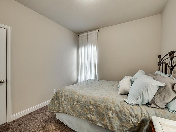 5th image of 1325 Realoaks Dr