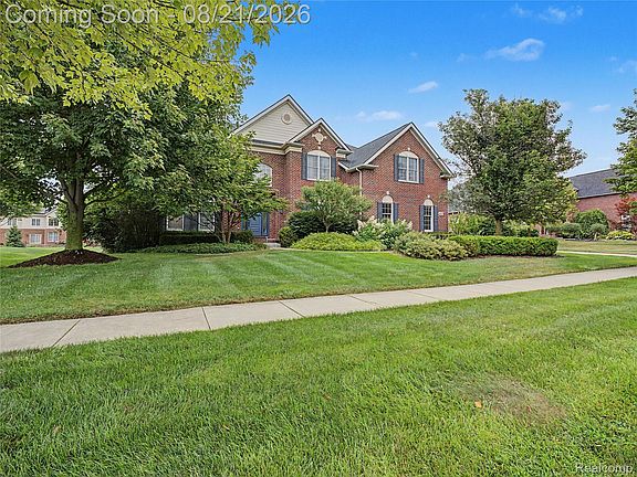4th image of 24948 Hadlock Dr