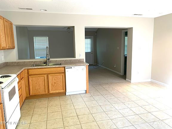 5th image of 6946 La Christa Way