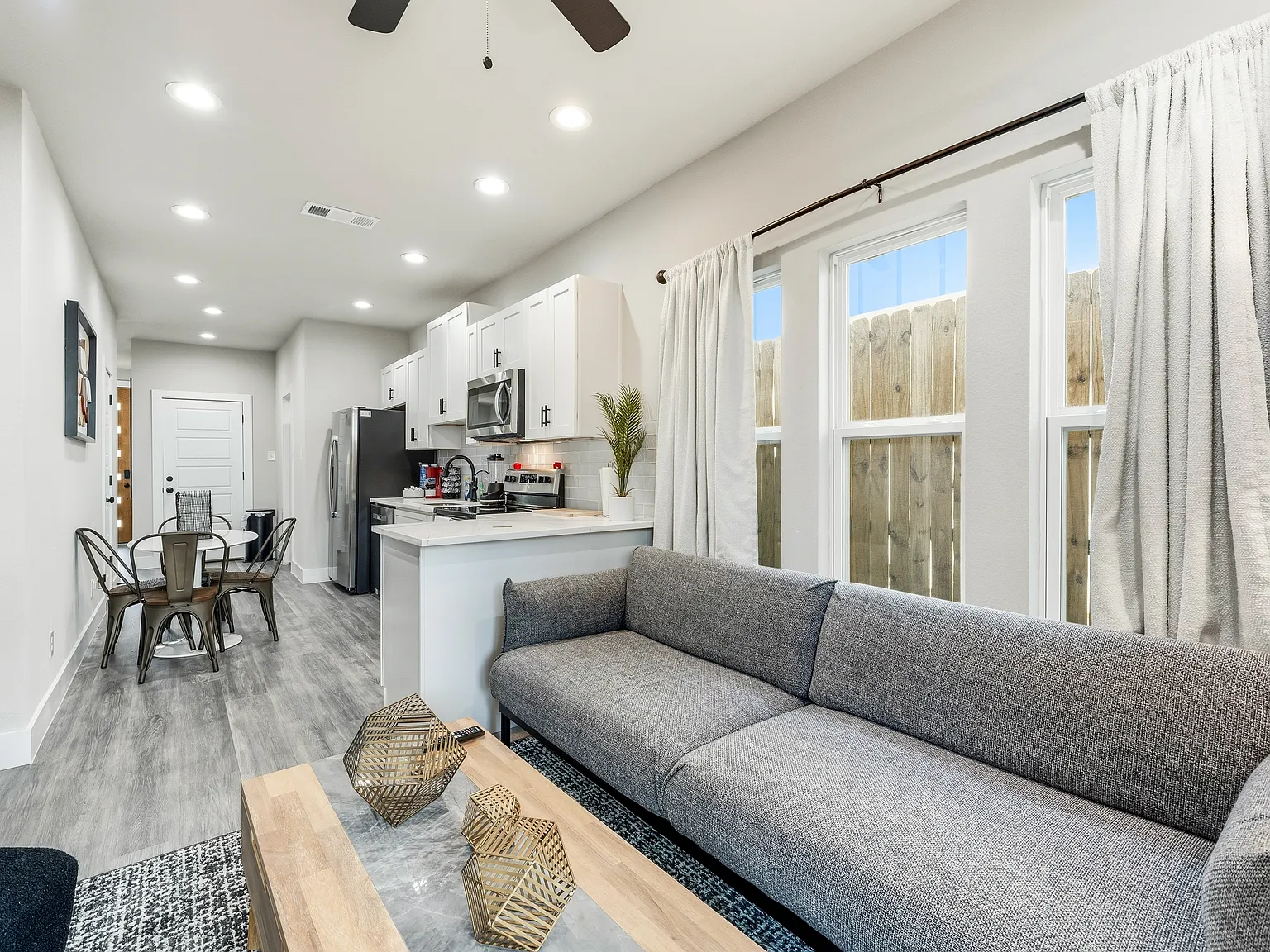 2 bed, 1620 sqft, $4,000 — Photo 4