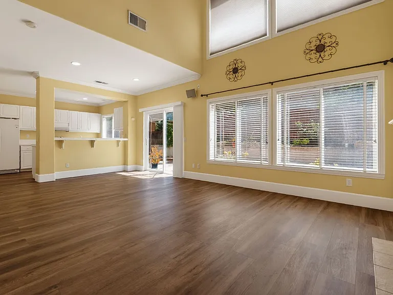 10009 Kika Ct — Photo 6