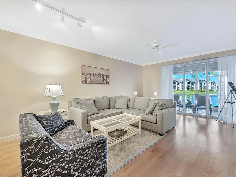 818 Tanbark Dr #103 — Photo 8