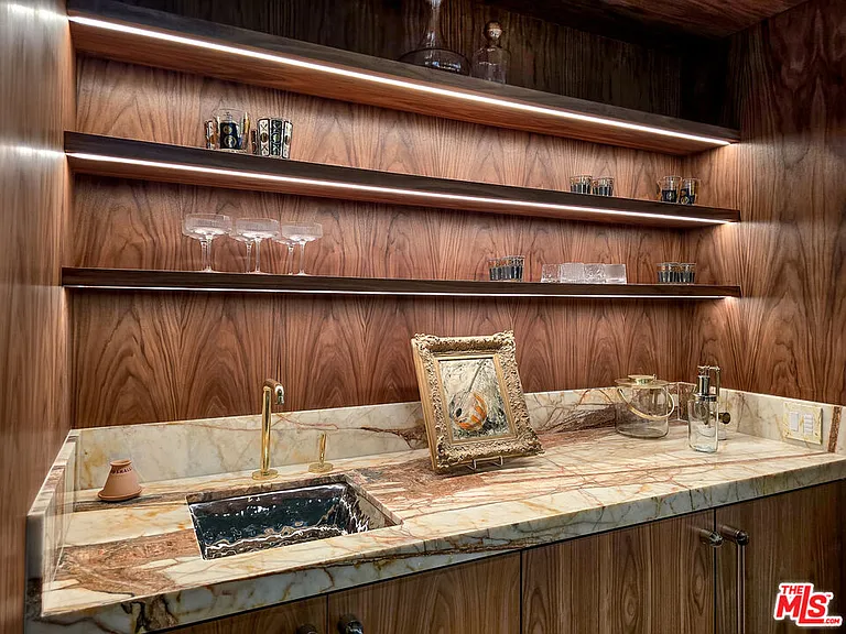 2288 Coldwater Canyon Dr — Photo 13