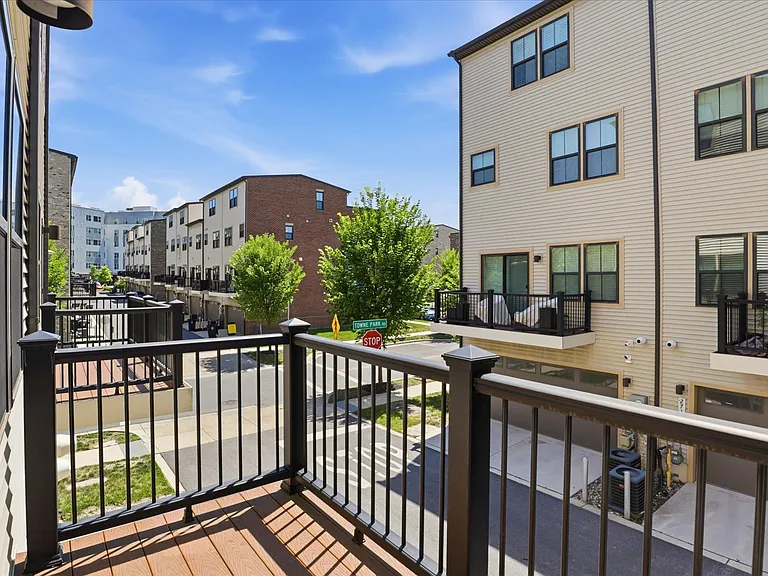 4702 Towne Park Rd — Photo 4