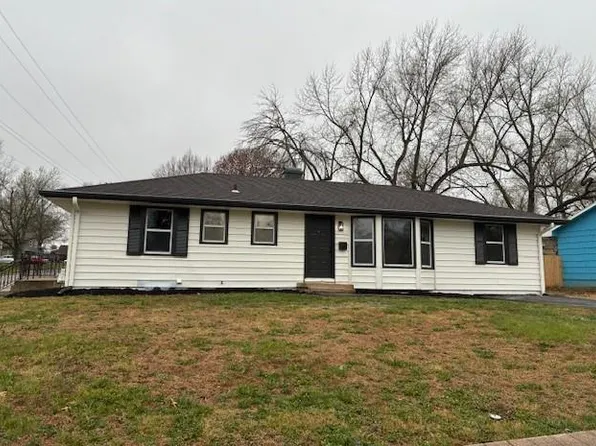 13628 Applewood Dr, Grandview, MO 64030