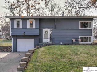 10073 Manderson St, Omaha, NE 68134