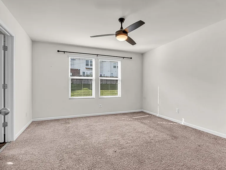 1034 Livingstone Ln — Photo 21