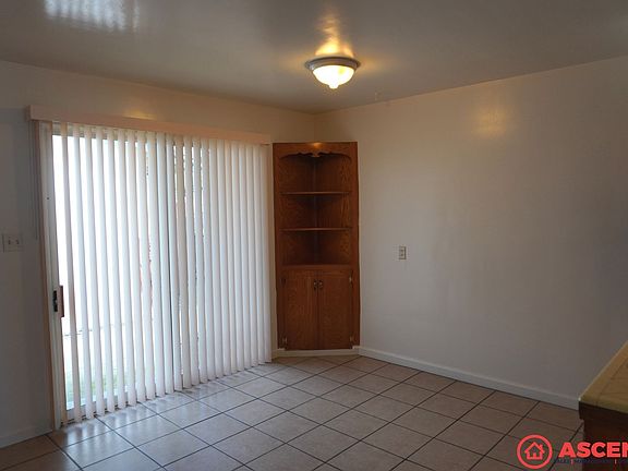 5th image of 3820 Bryn Mawr Dr #3828