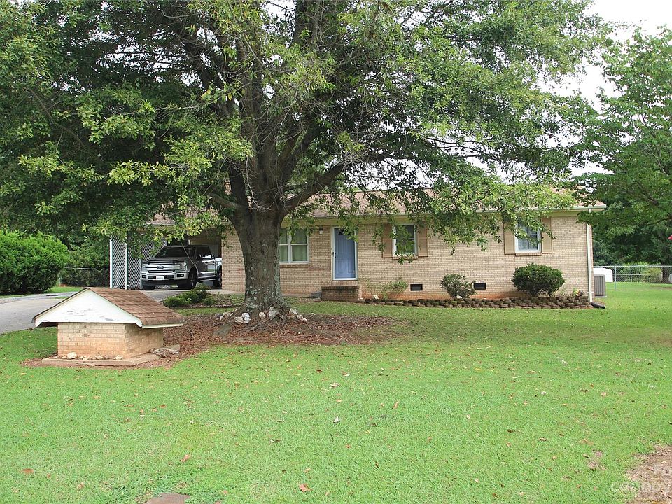 1st image of 107 Dyer Dr