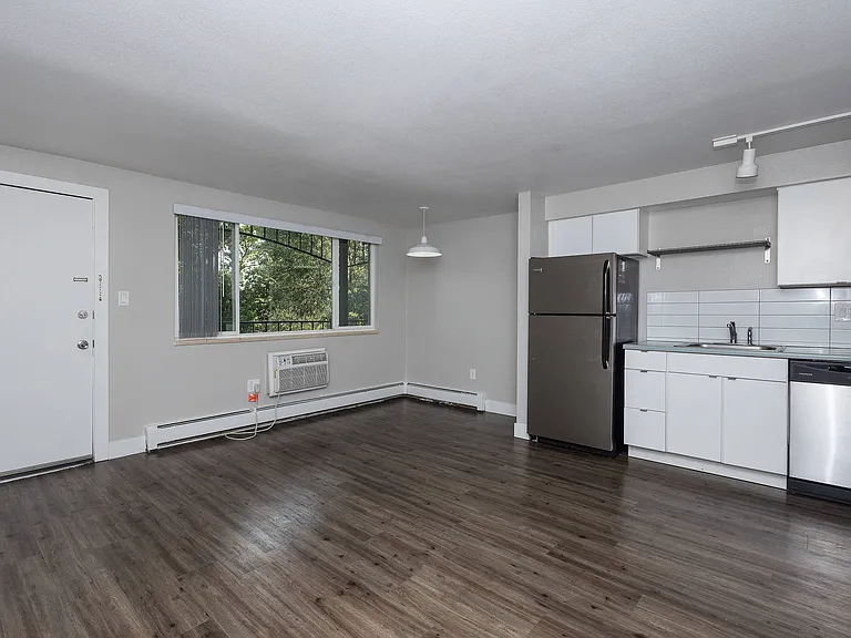2441 S. York St. — Photo 63