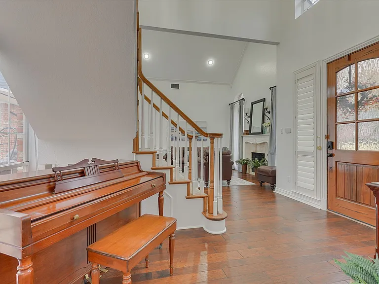 904 Tiffany Ln — Photo 10