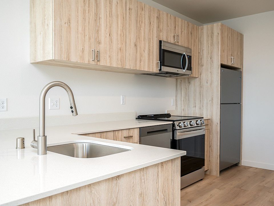 One Twenty Up | One Bedroom Kitchen
