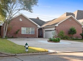 1443 Sugar Creek Blvd, Sugar Land, TX 77478