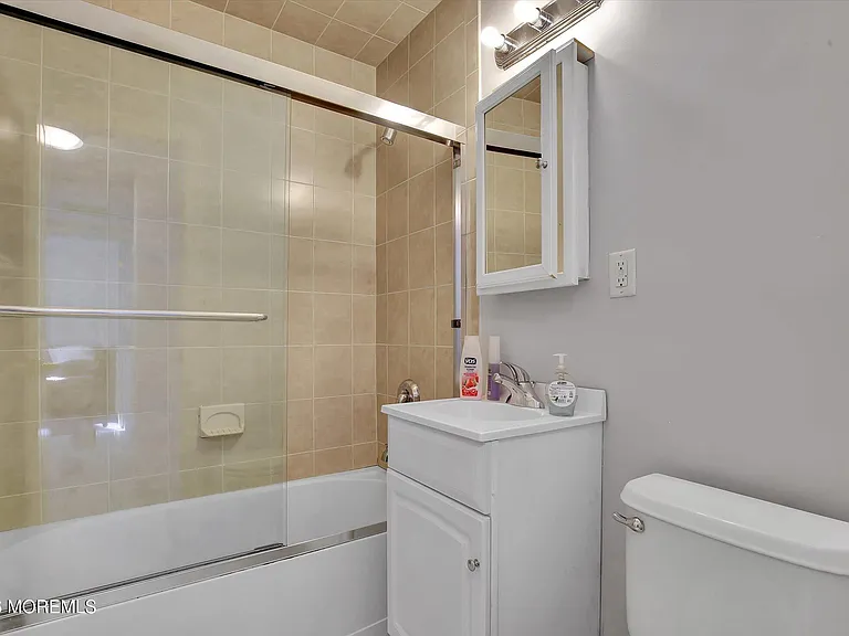 980 Woodgate Ave — Photo 24
