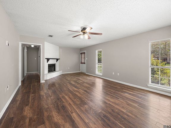 4th image of 30707 Country Club Ln