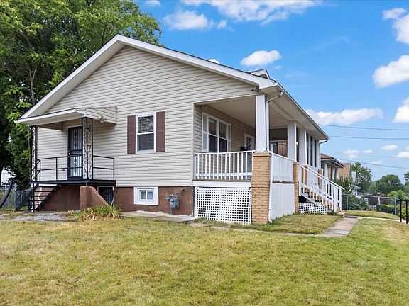 3rd image of 65 53rd Pl SE