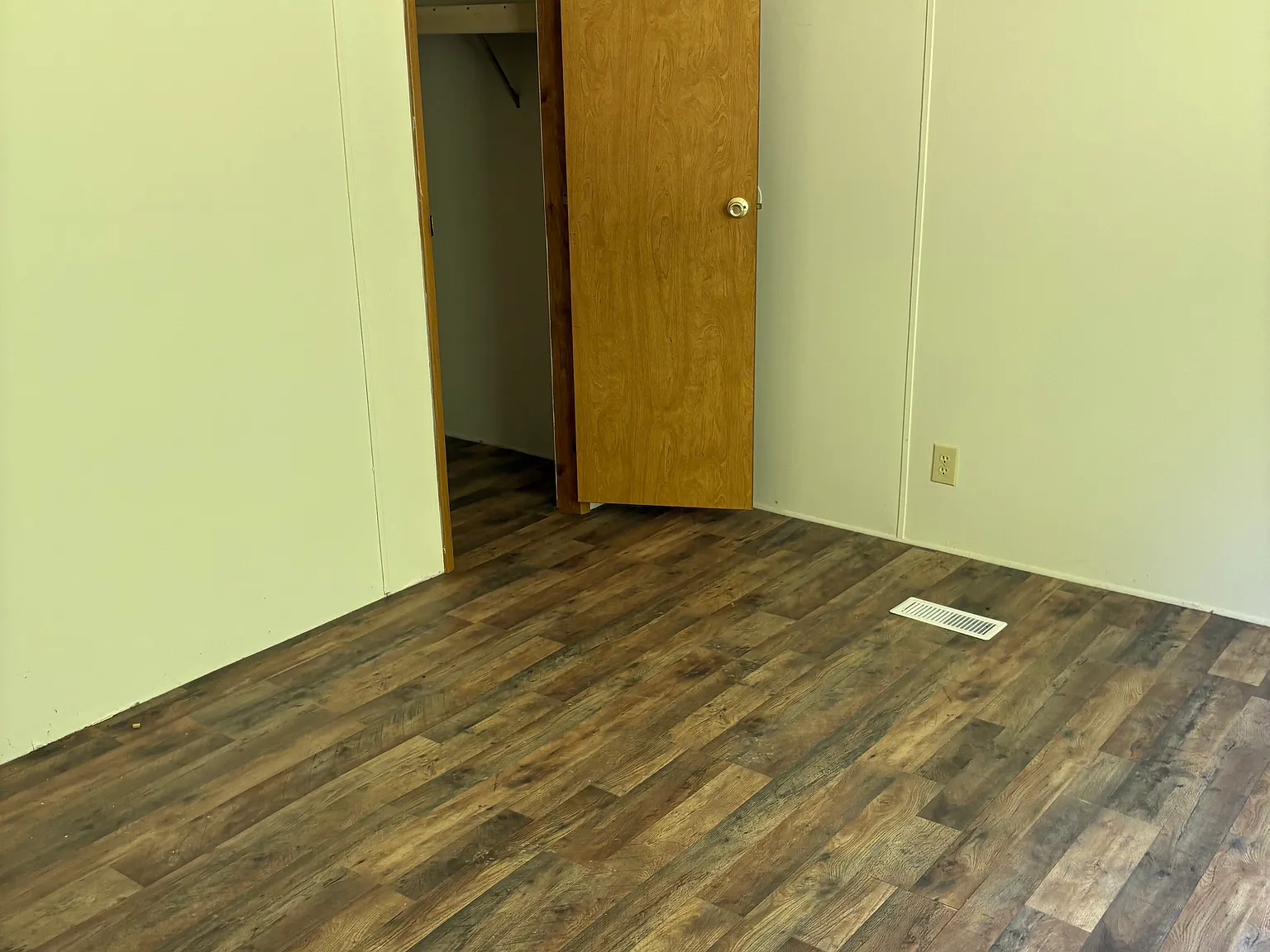 3 bed, 1500 sqft, $1,000 — Photo 1