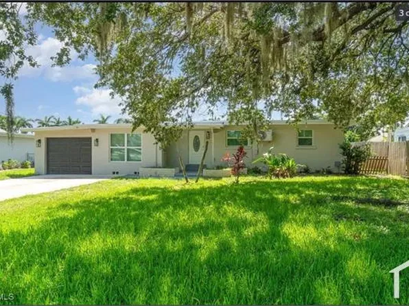 203 Kingston Dr, Fort Myers, FL 33905