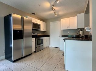 9683 Hollyhill Dr, Orlando, FL 32824