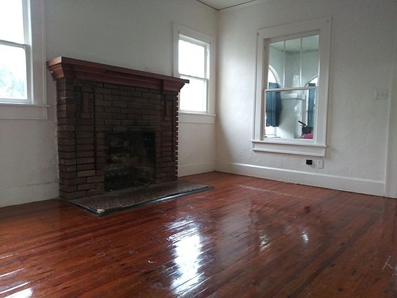 2nd image of 1876 Mississippi Ave NE