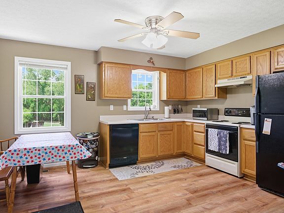 5th image of 705 Ingles St