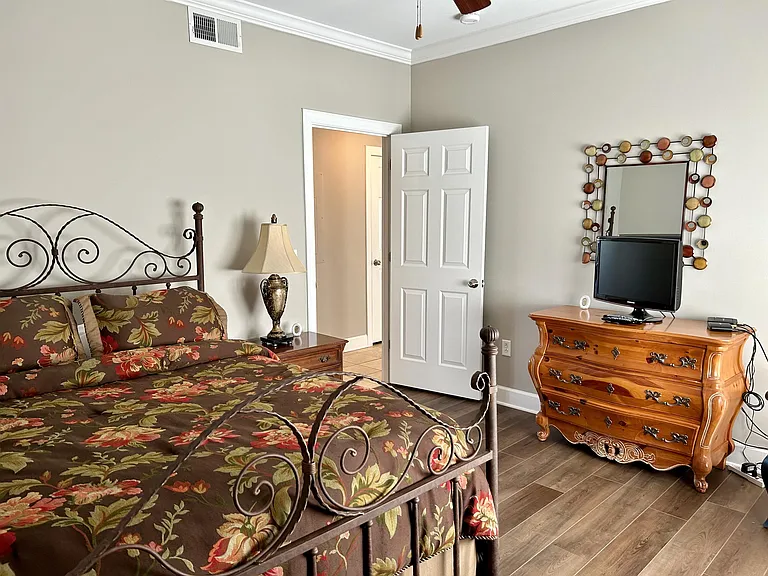 Second bedroom
