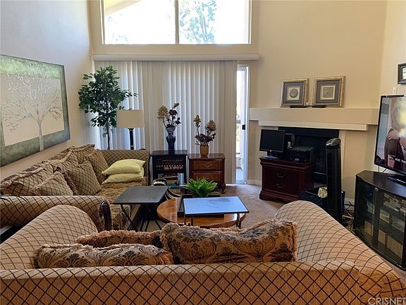 4th image of 21550 Burbank Blvd APT 303