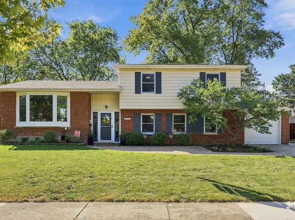 1341 E Virginia Dr, Palatine, IL 60074
