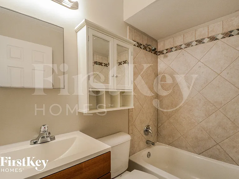 1224 Yorktown Dr — Photo 10