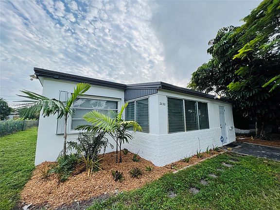 2nd image of 2032 NE 174th St