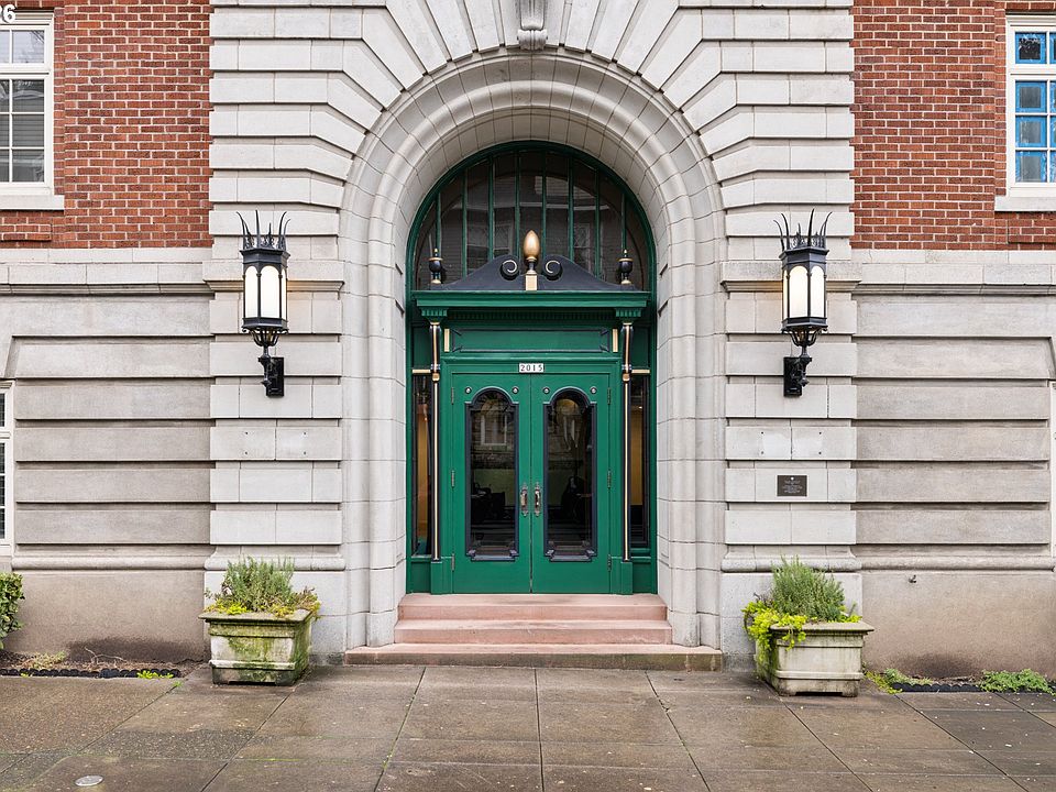 1st image of 2015 NW Flanders St APT 513