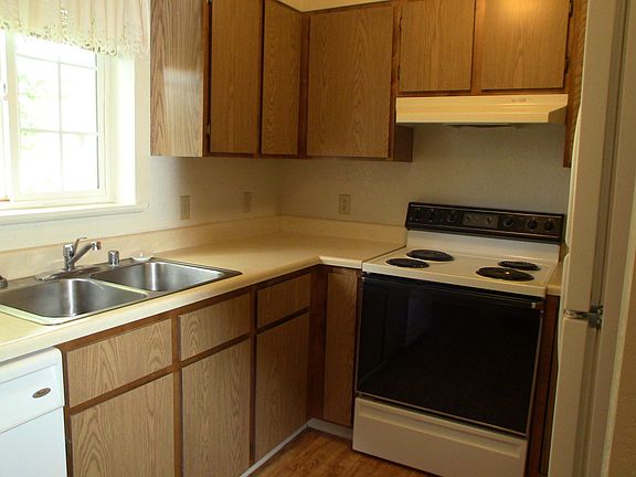 3rd image of 2800 Highcliff Ct APT 3